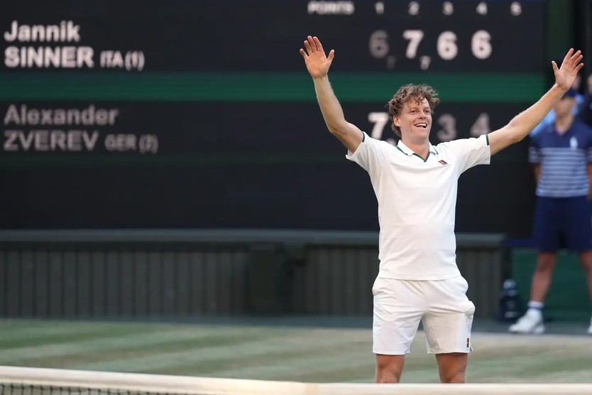Sinner bảo vệ thành công ngôi vương Wimbledon sau cú sốc tại Roland Garros - Ảnh 1.