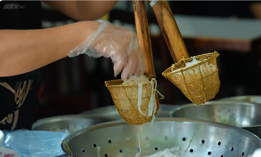 Hương vị Gia Định: Theo dấu nhà chú Hỏa, thưởng vị hủ tiếu cá Nam Lợi - Ảnh 17.