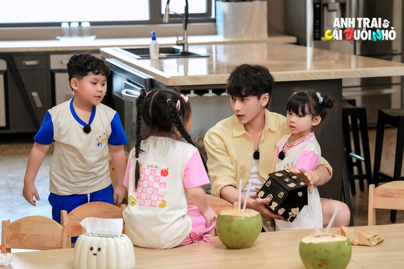 Anh trai và Cái đuôi nhỏ: Muộii, Nicky và Hải Nam khuấy động nhà chung - Ảnh 13.