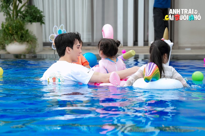Anh trai và Cái đuôi nhỏ: Muộii, Nicky và Hải Nam khuấy động nhà chung - Ảnh 20.