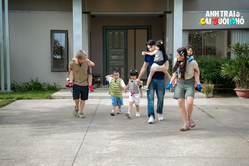 Anh trai và Cái đuôi nhỏ: Muộii, Nicky và Hải Nam khuấy động nhà chung - Ảnh 23.