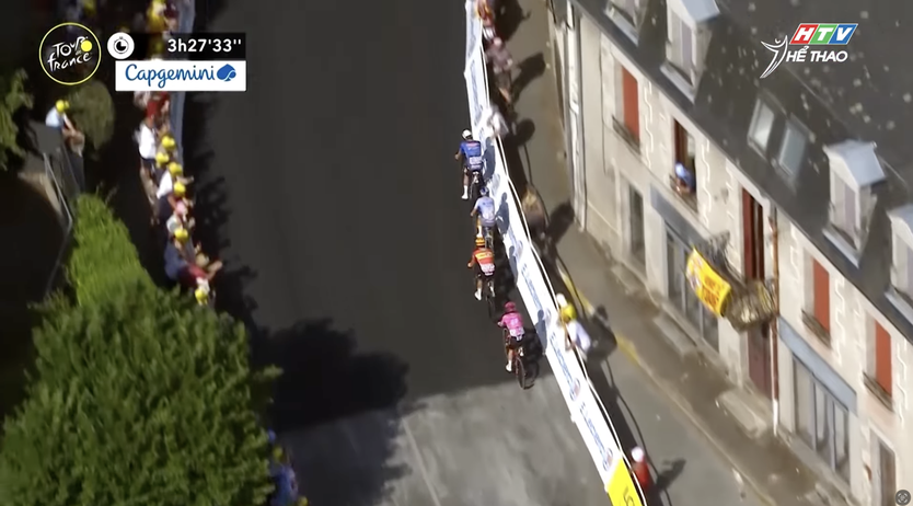 Diễn biến Tour de France: Van der Poel thắng chặng 7, Pogacar lấy lại áo vàng- Ảnh 1.