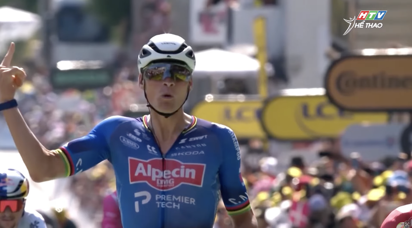 Diễn biến Tour de France: Van der Poel thắng chặng 7, Pogacar lấy lại áo vàng- Ảnh 5.