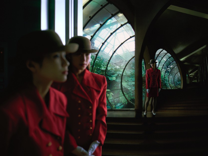 Nhật Bản: Sức sống bền bỉ của bộ ảnh "Cô gái thang máy" (Elevator Girls)- Ảnh 6.