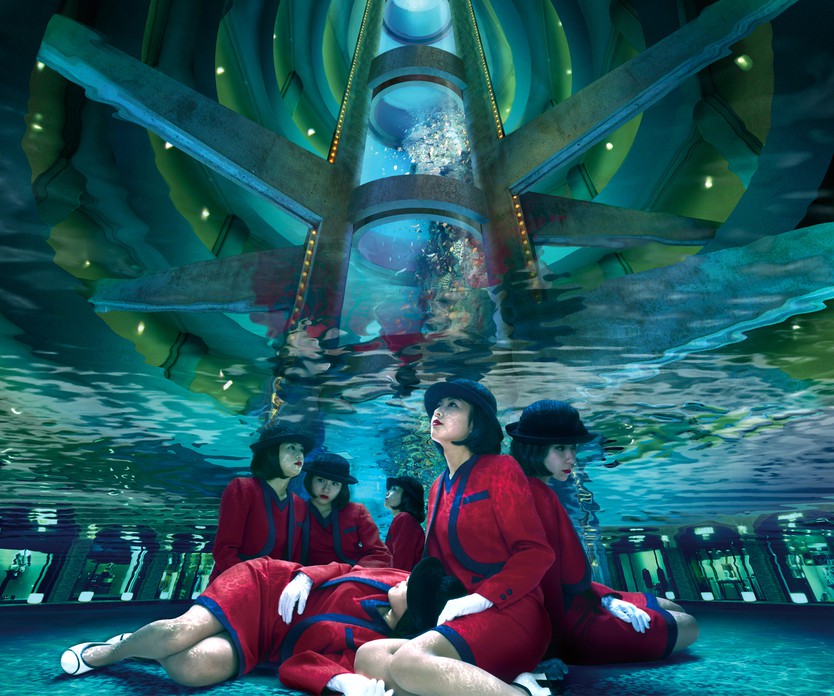 Nhật Bản: Sức sống bền bỉ của bộ ảnh "Cô gái thang máy" (Elevator Girls)- Ảnh 7.