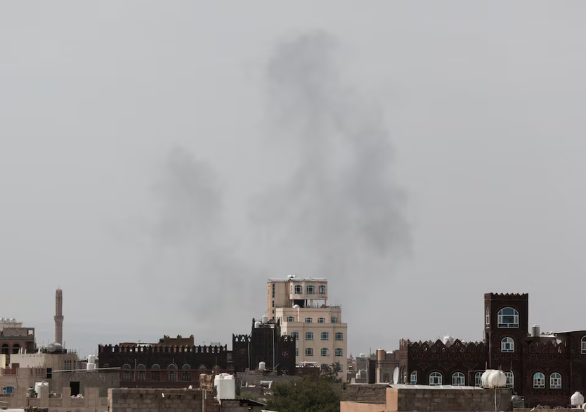 Houthi không kích đáp trả, hàng không khu vực đối mặt rủi ro - Ảnh 1.