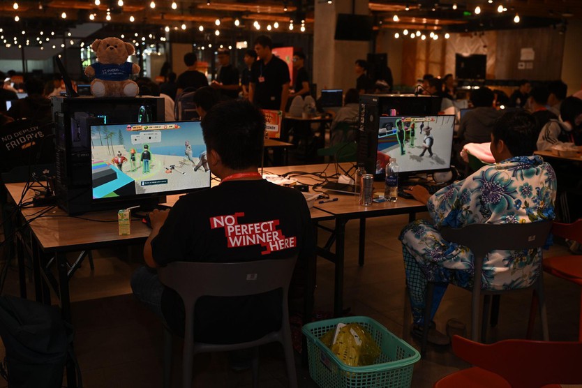 Trắng đêm tại VNG Campus: Cuộc lội ngược dòng ngoạn mục của các nhà làm game tại "Prompt To Play” 2026 - Ảnh 4.