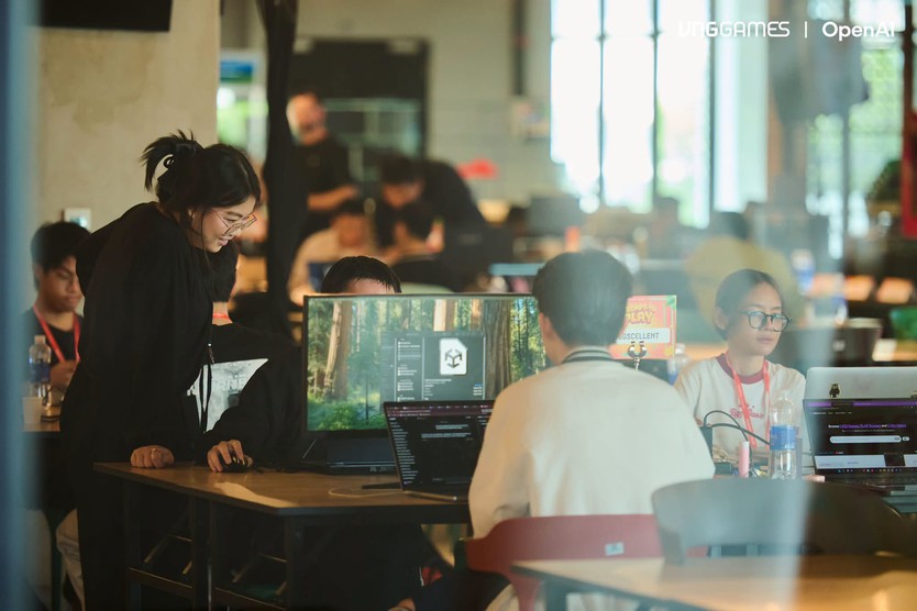 Trắng đêm tại VNG Campus: Cuộc lội ngược dòng ngoạn mục của các nhà làm game tại "Prompt To Play” 2026 - Ảnh 13.