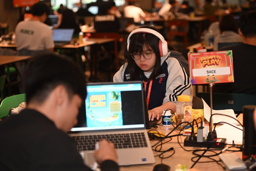 Trắng đêm tại VNG Campus: Cuộc lội ngược dòng ngoạn mục của các nhà làm game tại "Prompt To Play” 2026 - Ảnh 14.