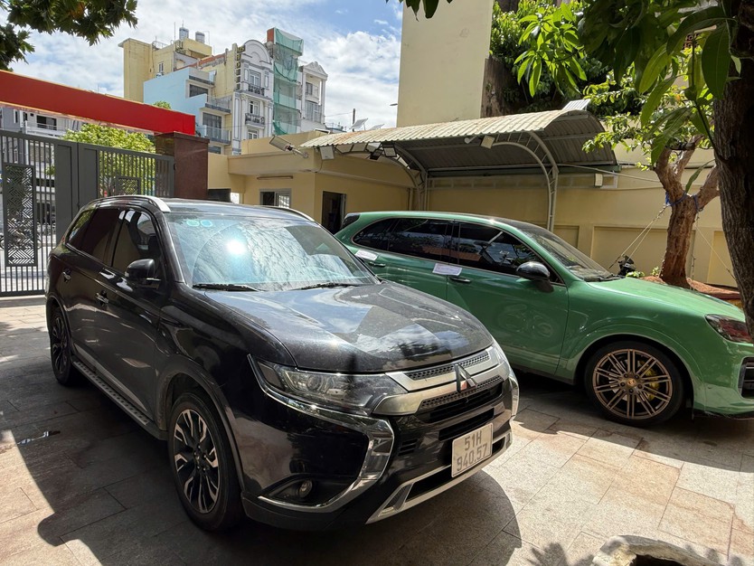 Bắt khẩn cấp 2 tài xế gây náo loạn giao lộ trung tâm TP. Hồ Chí Minh- Ảnh 2.