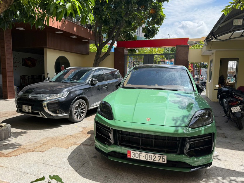 Bắt khẩn cấp 2 tài xế gây náo loạn giao lộ trung tâm TP. Hồ Chí Minh- Ảnh 3.