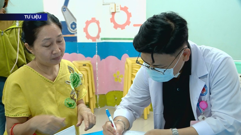 TP. Hồ Chí Minh: Nhân lực trạm y tế xã, phường còn thiếu hụt dù đã được bổ sung - Ảnh 4.
