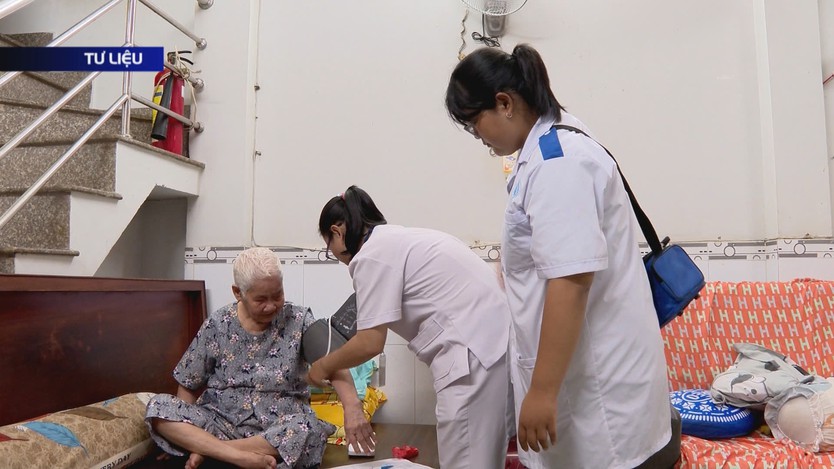 TP. Hồ Chí Minh: Nhân lực trạm y tế xã, phường còn thiếu hụt dù đã được bổ sung - Ảnh 6.