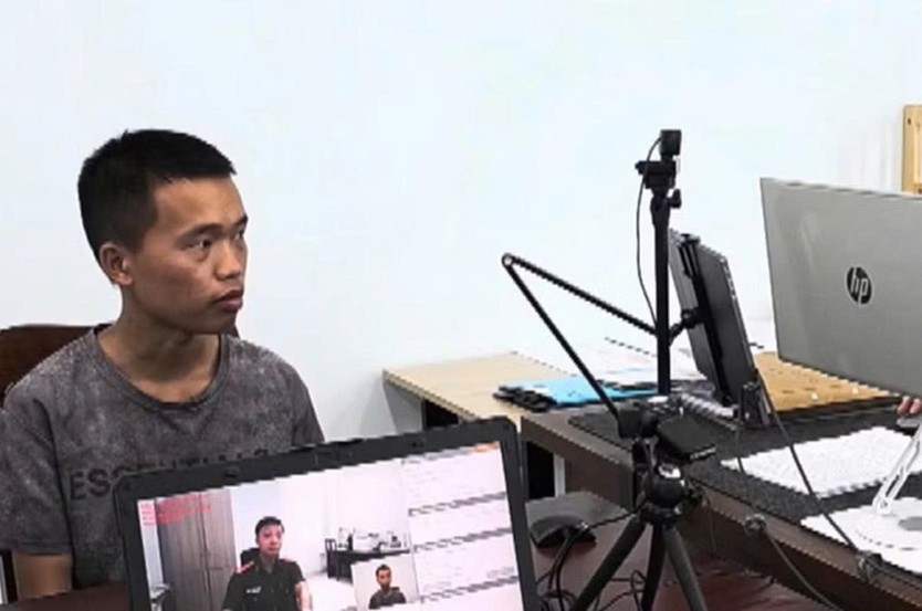 Nam thanh niên 17 tuổi bị khởi tố tội giết người và sử dụng vũ khí quân dụng - Ảnh 1.