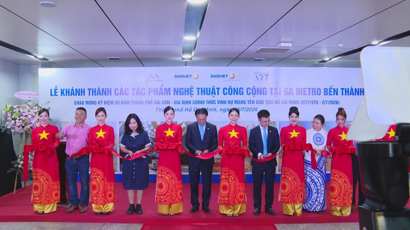 Ga Metro Bến Thành thêm điểm chạm nghệ thuật cho hành khách- Ảnh 1.