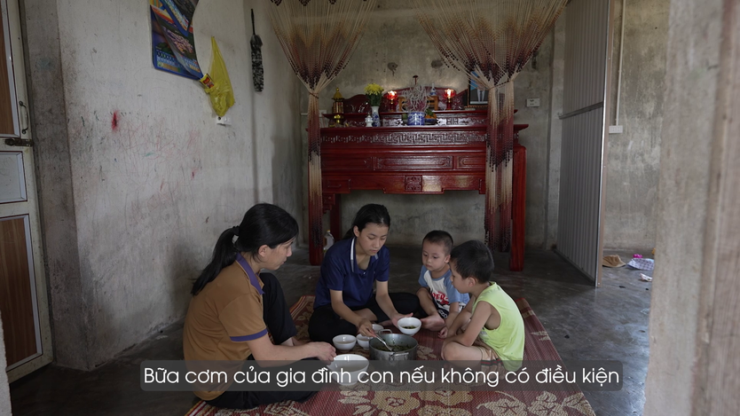 Mái ấm gia đình Việt: Xúc động trước nghị lực của bé gái mắc dị tật bẩm sinh - Ảnh 1.