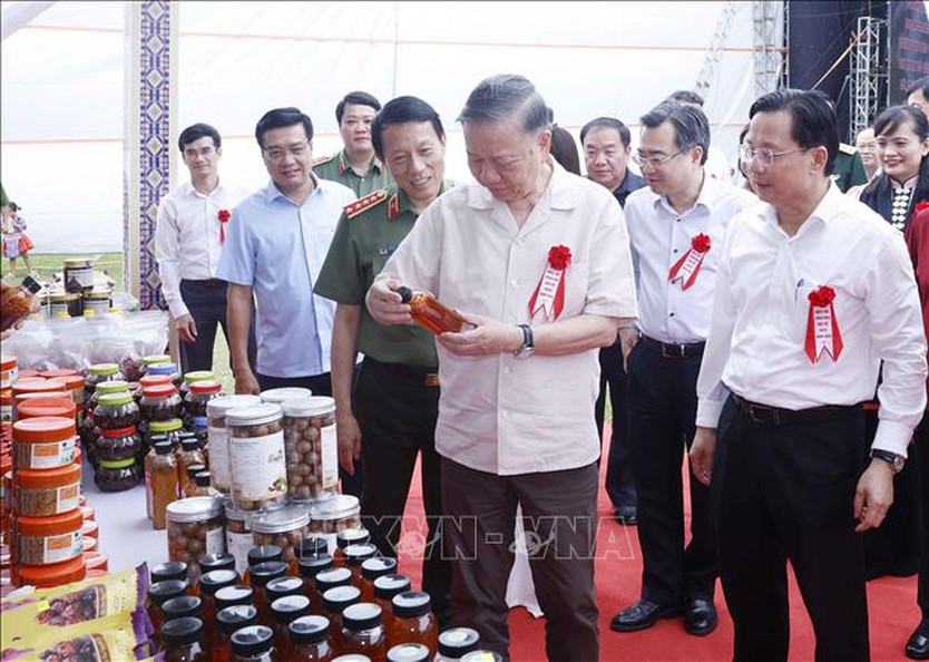 Tổng Bí thư, Chủ tịch nước Tô Lâm: Xây dựng Sơn La thành trung tâm nông nghiệp sinh thái, chế biến nông sản và du lịch đặc sắc- Ảnh 1.