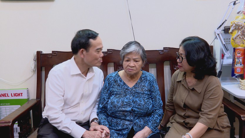 Bí thư Thành ủy TP. Hồ Chí Minh thăm Mẹ Việt Nam Anh hùng và gia đình chính sách - Ảnh 5.