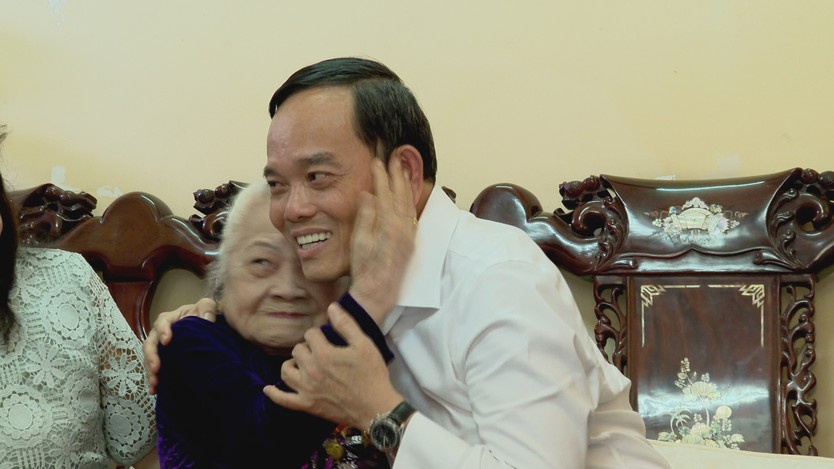 Bí thư Thành ủy TP. Hồ Chí Minh thăm Mẹ Việt Nam Anh hùng và gia đình chính sách - Ảnh 4.