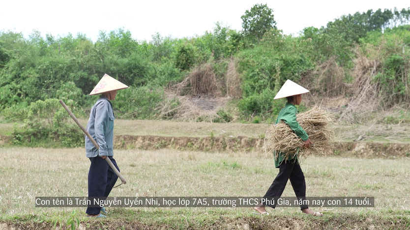 Mái ấm gia đình Việt: Bé gái mồ côi chỉ mong có tiền chữa mắt cho bà - Ảnh 11.