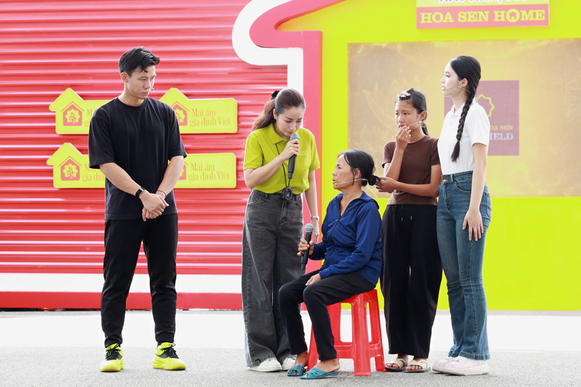 Mái ấm gia đình Việt: Bé gái mồ côi chỉ mong có tiền chữa mắt cho bà - Ảnh 14.