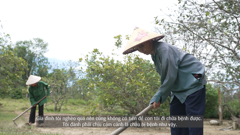 Mái ấm gia đình Việt: Bé gái mồ côi chỉ mong có tiền chữa mắt cho bà - Ảnh 4.