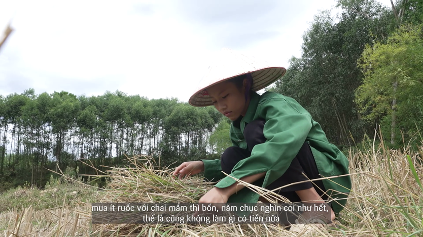 Mái ấm gia đình Việt: Bé gái mồ côi chỉ mong có tiền chữa mắt cho bà - Ảnh 2.