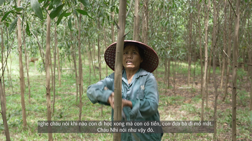 Mái ấm gia đình Việt: Bé gái mồ côi chỉ mong có tiền chữa mắt cho bà - Ảnh 5.
