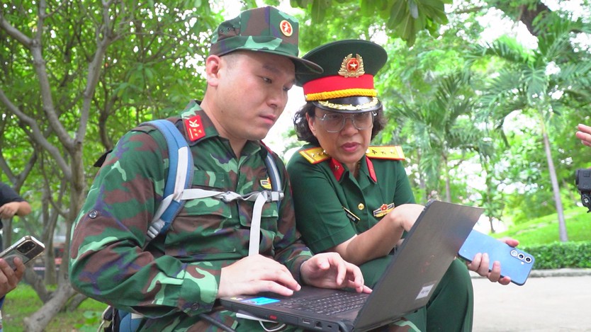 "Mắt thần radar" hỗ trợ dò tìm hài cốt liệt sĩ tại công viên Lê Thị Riêng - Ảnh 1.