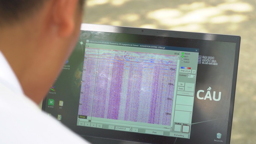 "Mắt thần radar" hỗ trợ dò tìm hài cốt liệt sĩ tại công viên Lê Thị Riêng - Ảnh 4.