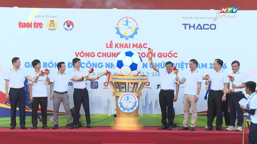 Công Phượng giao lưu tại VCK Giải Bóng đá Công nhân Viên chức Việt Nam 2026- Ảnh 5.