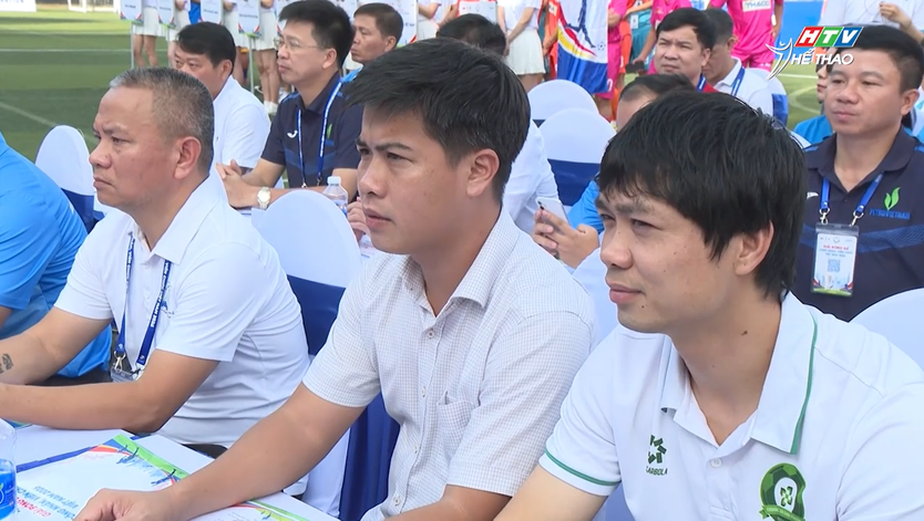 Công Phượng giao lưu tại VCK Giải Bóng đá Công nhân Viên chức Việt Nam 2026- Ảnh 4.