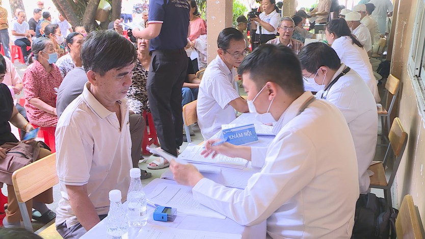 TP. Hồ Chí Minh: Tăng tốc thực hiện 150 ngày đêm khám sức khỏe toàn dân - Ảnh 2.