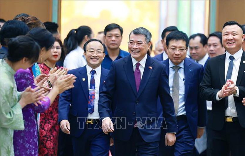 Thủ tướng chủ trì Hội nghị Thường trực Chính phủ với cộng đồng doanh nghiệp - Ảnh 1.