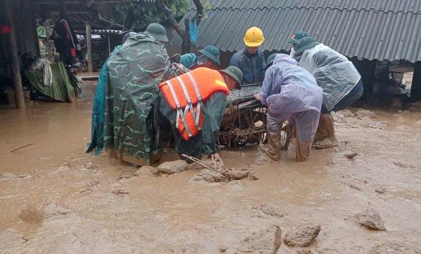Tìm thấy thi thể 3 nạn nhân bị lũ cuốn ở Lai Châu - Ảnh 3.