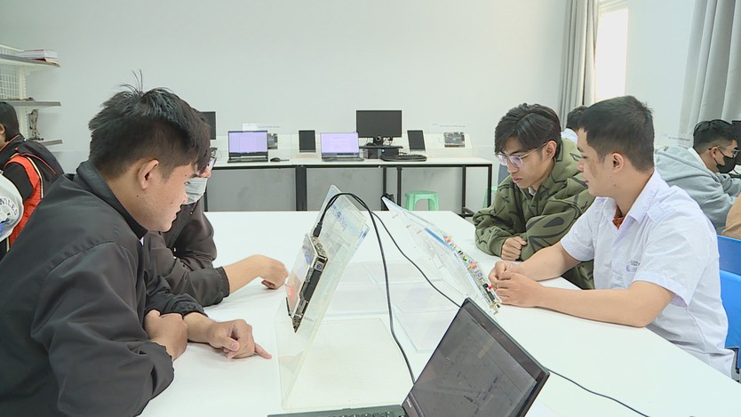 Bứt phá nguồn nhân lực STEM: Tín hiệu tích cực mùa tuyển sinh - Ảnh 1.