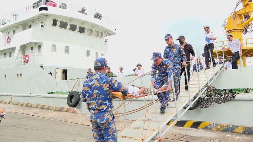 "Mệnh lệnh từ trái tim" trên hành trình cứu ngư dân- Ảnh 3.