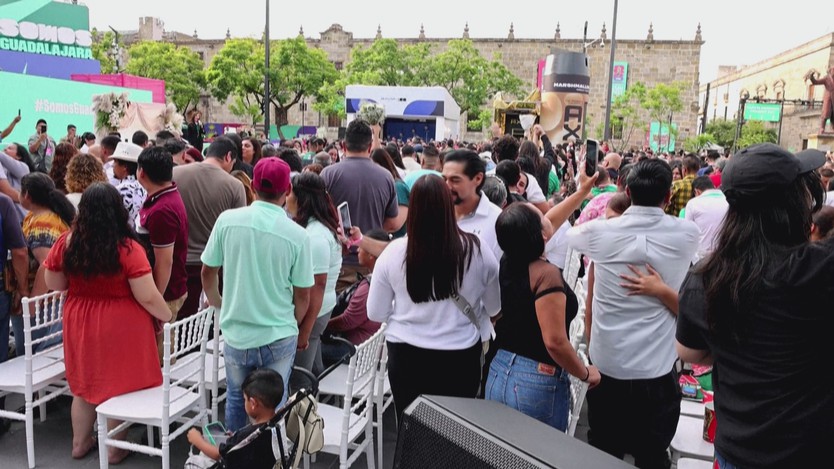 Mexico: Hơn 700 cặp đôi tổ chức đám cưới tập thể mùa World Cup - Ảnh 4.