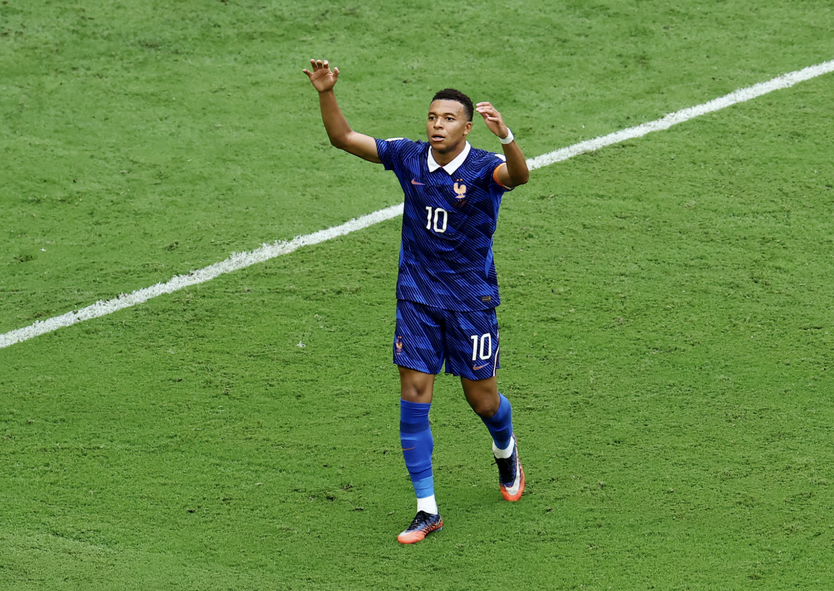 Kylian Mbappé trở thành cầu thủ ghi nhiều bàn thắng nhất lịch sử World Cup- Ảnh 4.