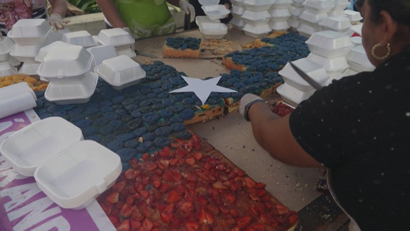 Chiếc bánh "to nhất Venezuela" cho trẻ em bị ảnh hưởng bởi động đất- Ảnh 2.