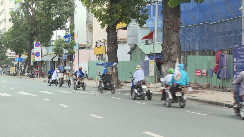 Hành trình về nguồn đầy nghị lực trên chiếc xe ba bánh- Ảnh 5.