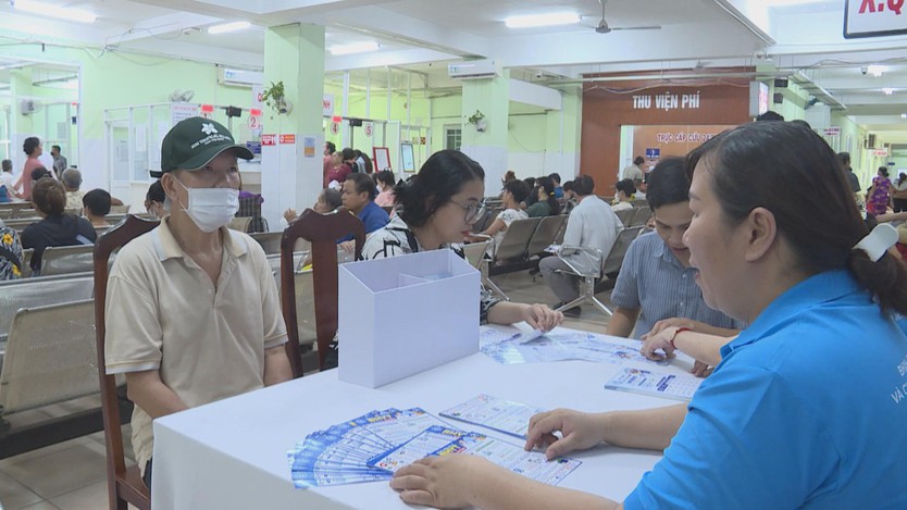 Bảo hiểm xã hội cơ sở Lái Thiêu ra quân hưởng ứng Ngày Bảo hiểm Y tế Việt Nam - Ảnh 5.