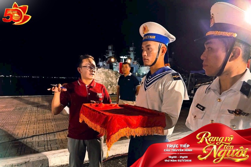 Chuyện chúng tôi: Ê-kíp cầu truyền hình "Rạng rỡ tên Người" sẵn sàng cho sẵn sàng cho đêm phát sóng kỷ niệm 50 năm TP. Hồ Chí Minh mang tên Bác - Ảnh 10.