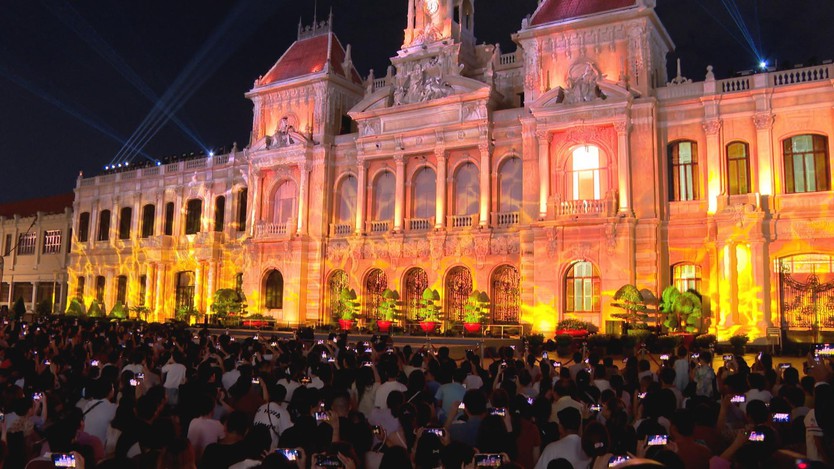 3D Mapping tái hiện hành trình 50 năm thành phố mang tên Bác - Ảnh 1.