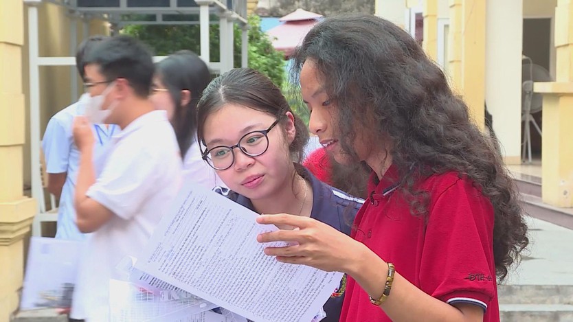 Phổ điểm thi THPT quốc gia 2026: Không còn "mưa điểm giỏi"  - Ảnh 5.