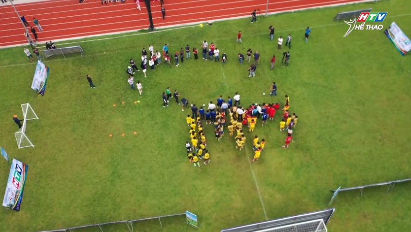 "Ước mơ sân cỏ" HTV Cup 2026: Một sân bóng, cả một mùa hè- Ảnh 3.