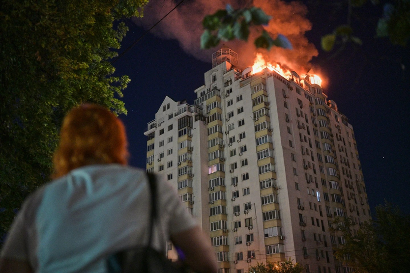 Nga không kích quy mô lớn Kiev - Ảnh 1.
