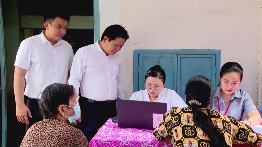 Phường Bình Đông tăng tốc khám sức khỏe toàn dân, đưa dịch vụ y tế đến từng khu dân cư - Ảnh 1.