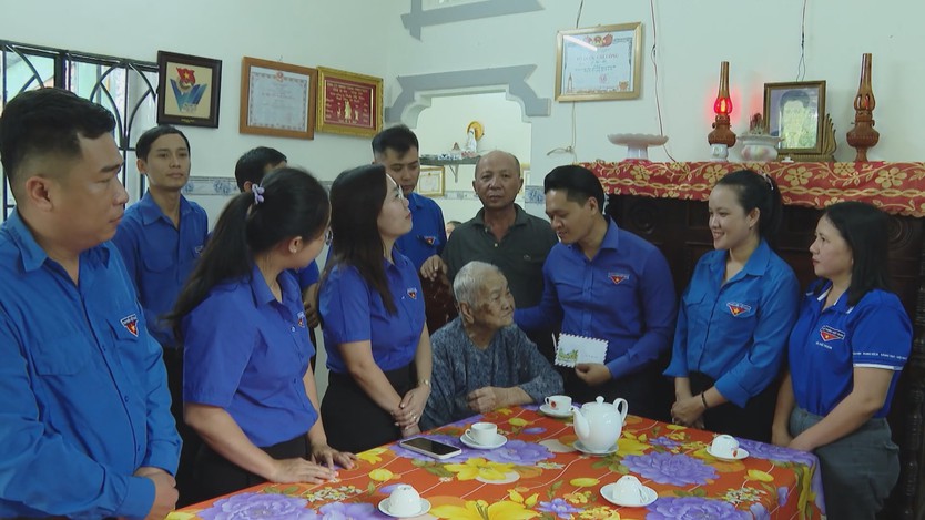 Tuổi trẻ TP. Hồ Chí Minh lan tỏa bản sắc Việt qua hành trình tri ân và giao lưu văn hóa tại Bàu Lâm - Ảnh 4.
