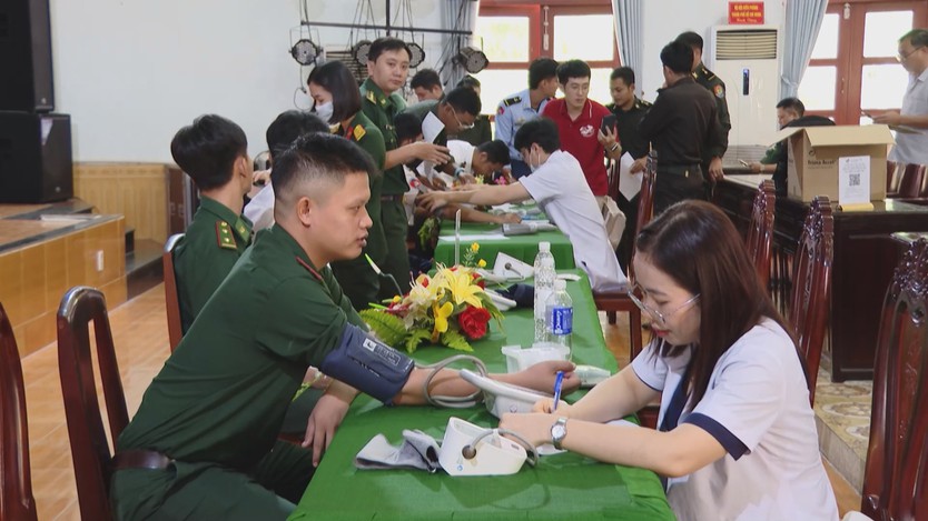 Trường Cao đẳng Biên phòng tiếp nhận 550 đơn vị máu trong đợt hiến máu tình nguyện năm 2026 - Ảnh 4.